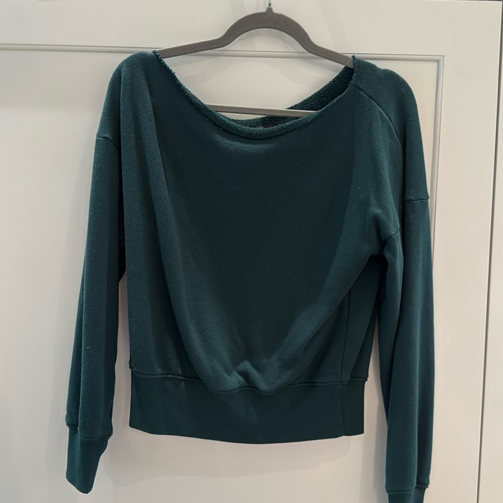 Carbon 38 knit French terry off the shoulder sweatshirt hunter green xs